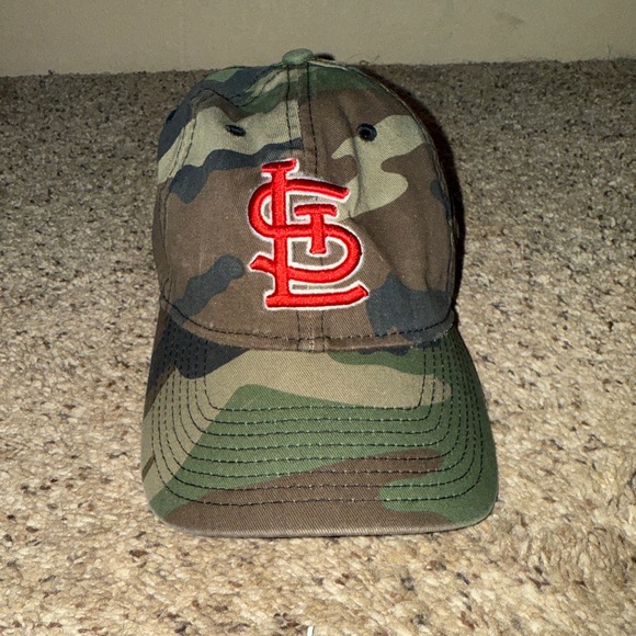 Genuine Merchandise Other - St. Louis Cardinals Baseball Cap with Red Logo